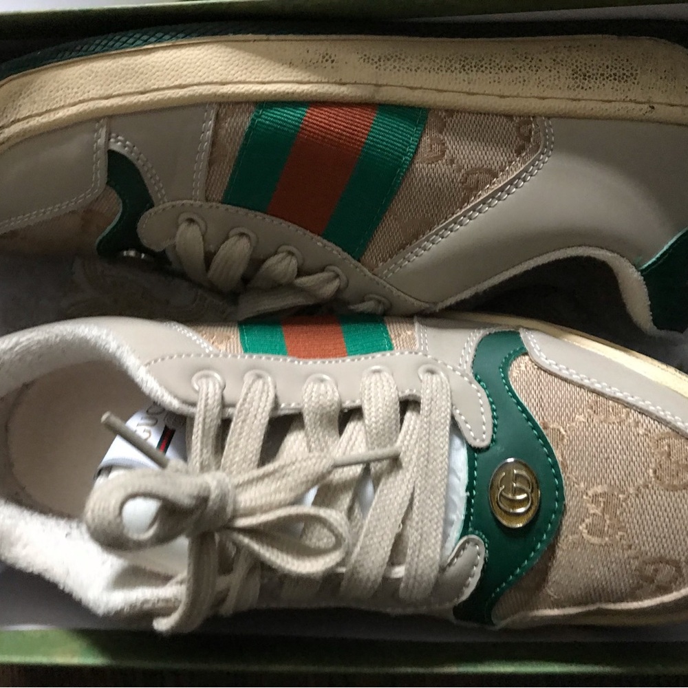 Gucci low top sneakers size 42